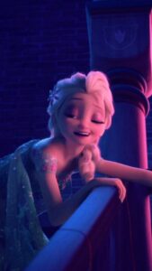 Elsa Leaning